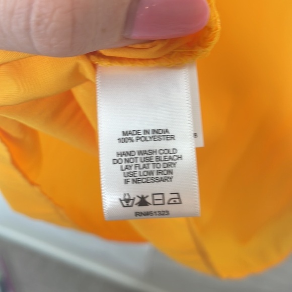 NWT 1.STATE Flutter Sleeve Split Neck Top - Picture 8 of 8